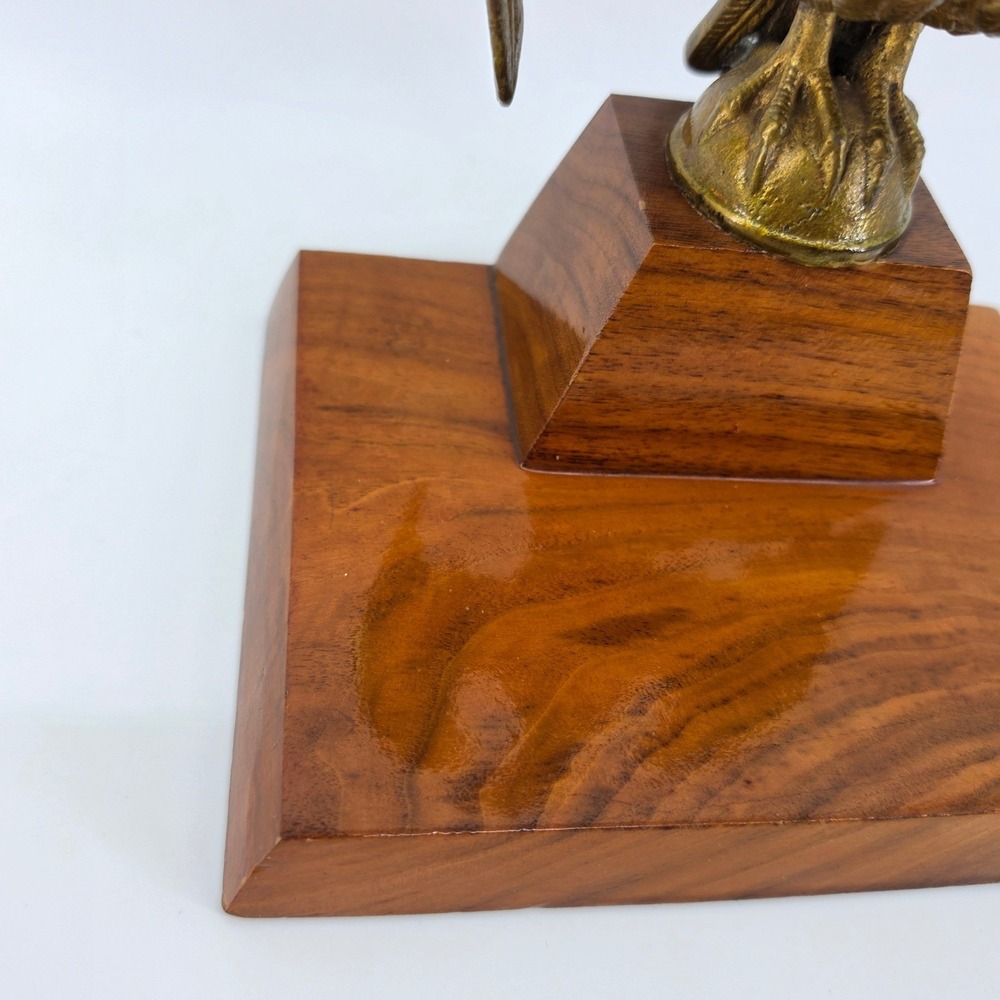 Vintage Solid Brass Eagle Statue Spread Wings 9" Walnut Wood Base Americana Deco - Picture 2 of 10